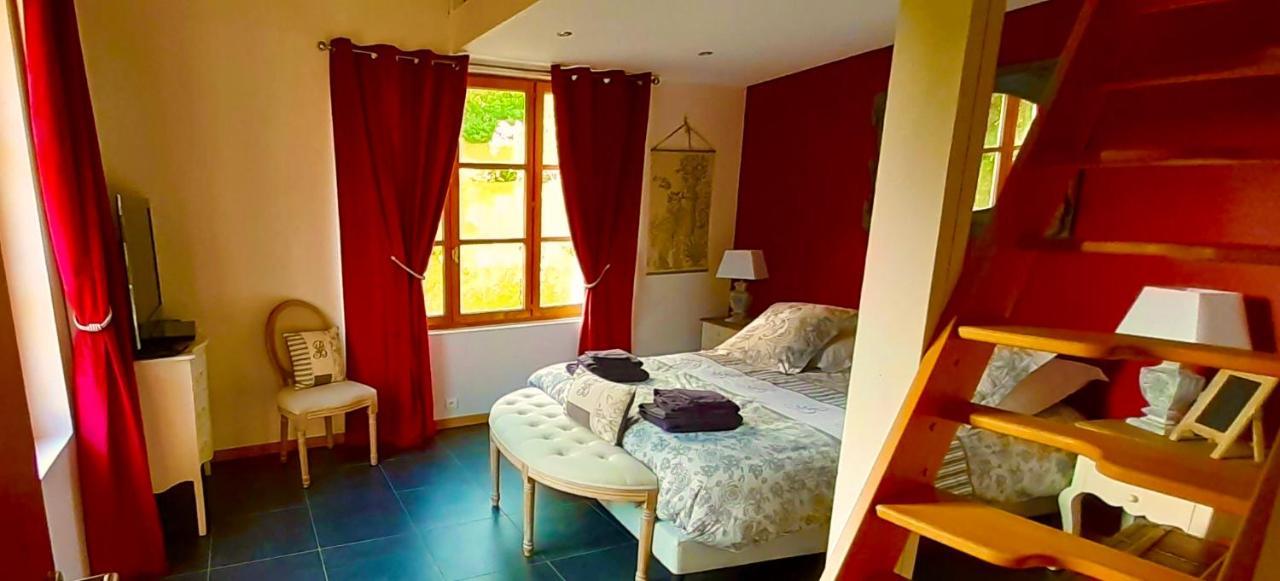 La Tour De Flandre Apartment Rousseloy Bagian luar foto