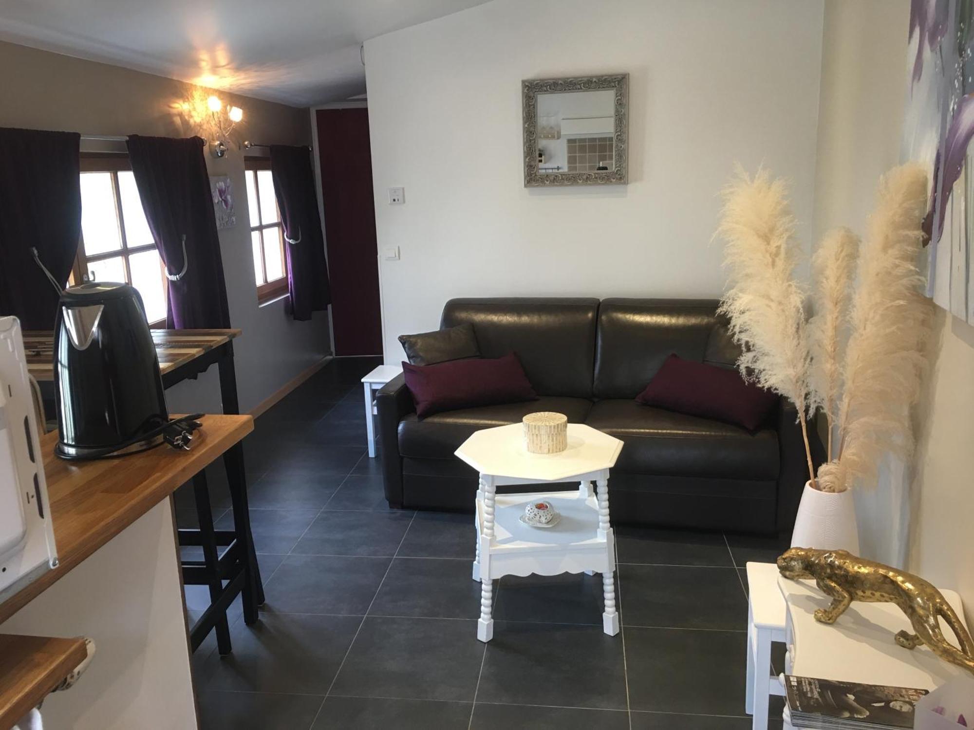 La Tour De Flandre Apartment Rousseloy Bagian luar foto