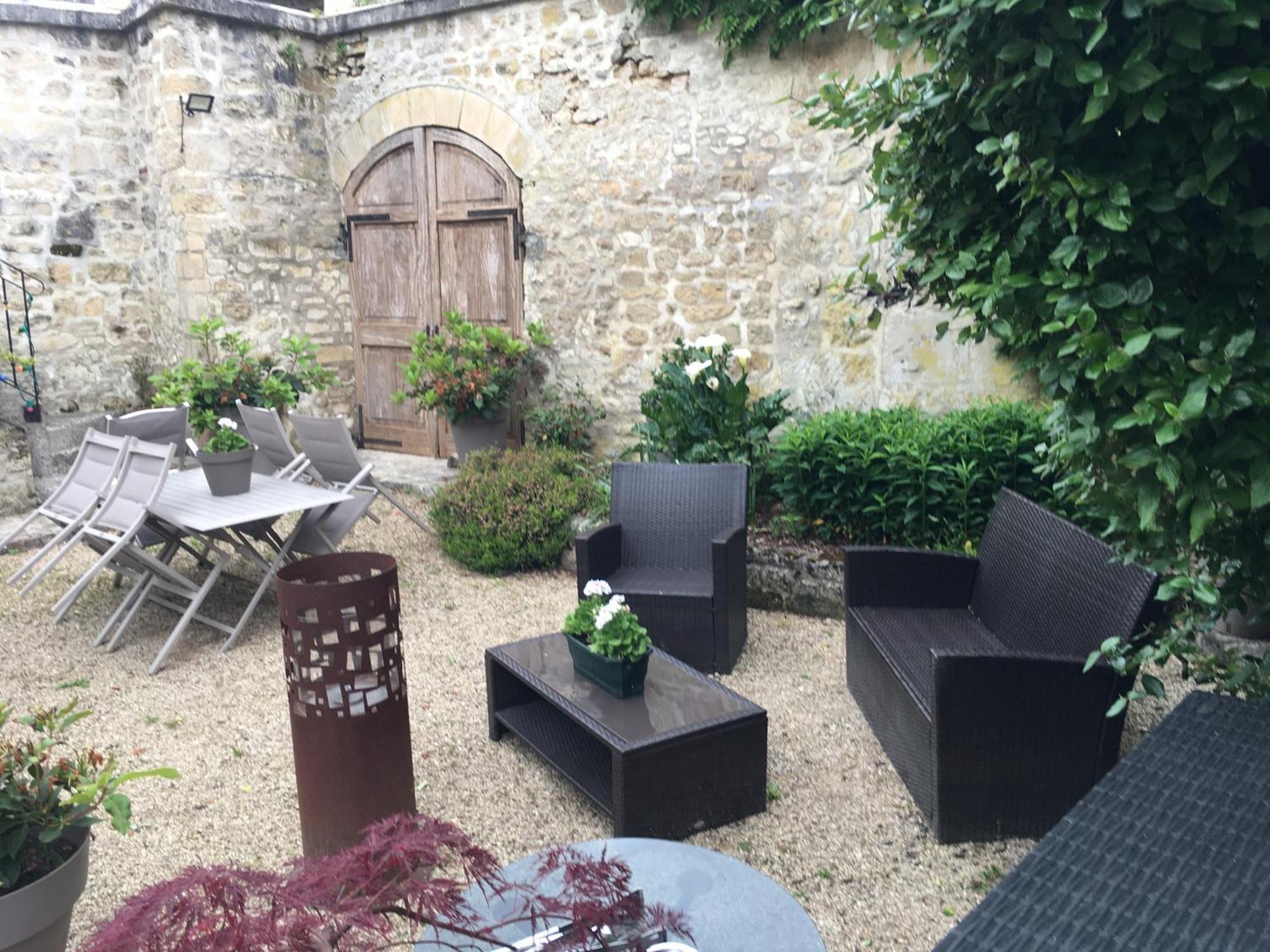 La Tour De Flandre Apartment Rousseloy Bagian luar foto