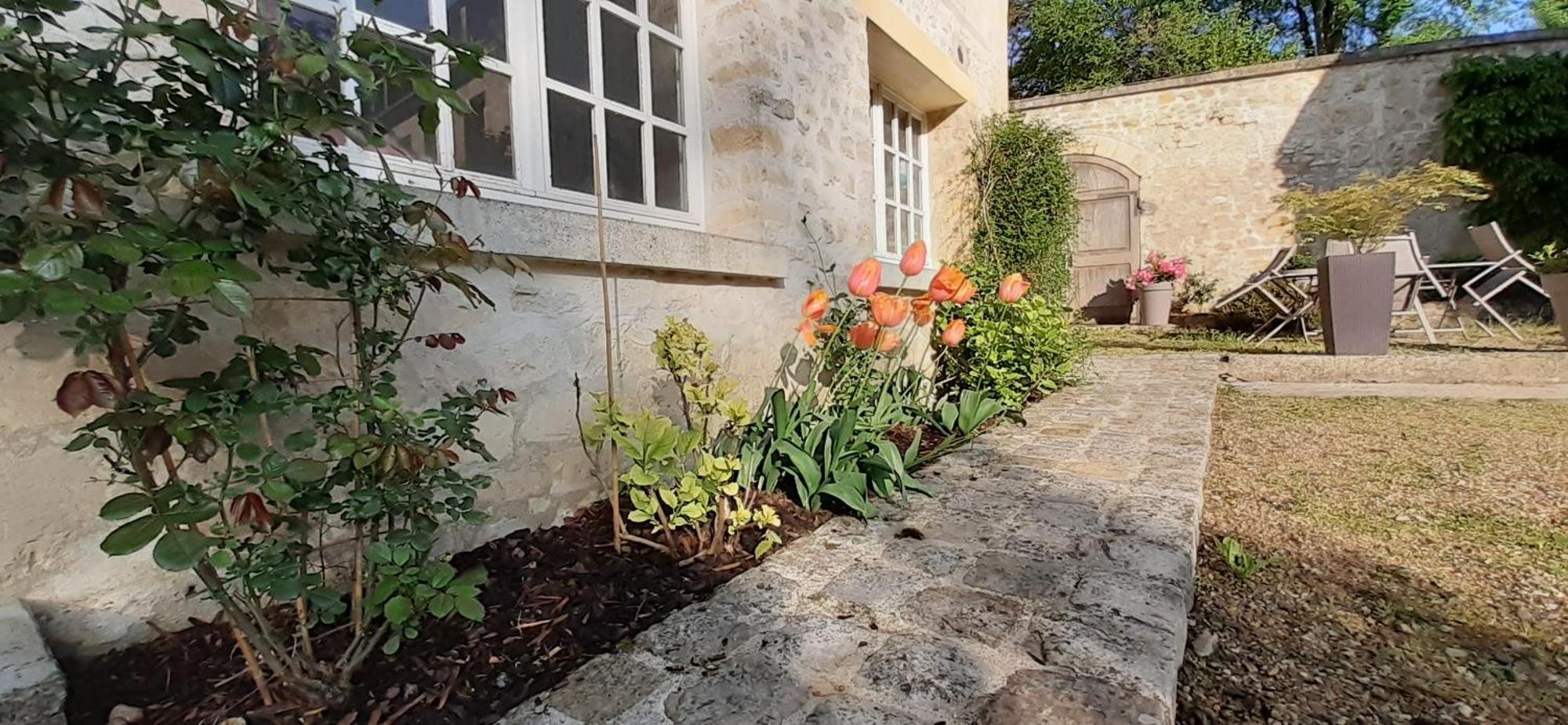 La Tour De Flandre Apartment Rousseloy Bagian luar foto